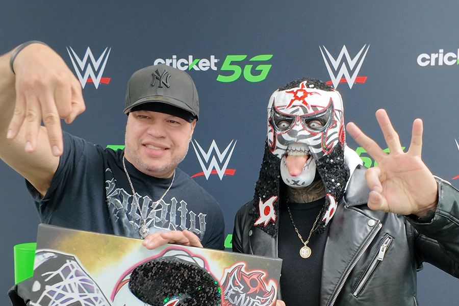 WWE fans at WWE and Cricket Wireless event